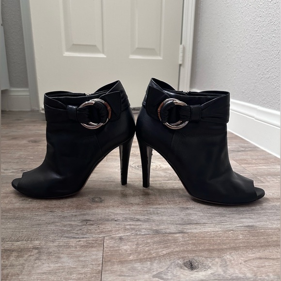 Gucci Bootie Heels with Peak Toe - Picture 5 of 15